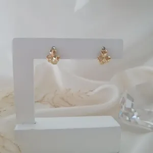 Brinco argola click com 3 corações