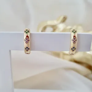 Brinco ear hook flores de zircônias coloridas