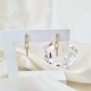 Brinco ear hook elo corrente cravejado com zircônia