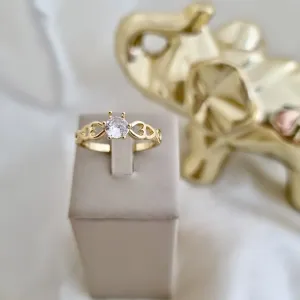 Anel solitário, aro em coração