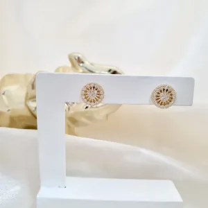 Brinco coração e contorno cravejados de zircônia