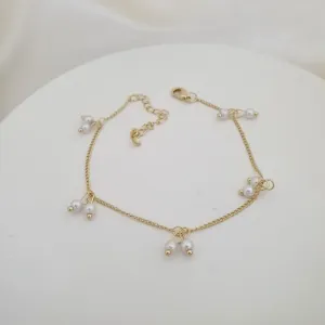 Pulseira pingentes pérolas