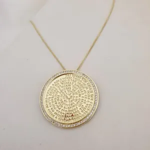 Colar pingente medalha oraçao Pai Nosso cravejada zirconias