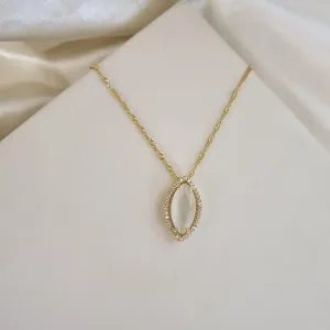 Colar zirconia navete branca com cravejamento de zirconia