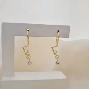 Brinco argola pingente Love com ponto de luz