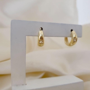 Brinco argola click quadradro zirconia