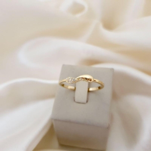 Anel duas gotas, uma delas cravejada zirconia