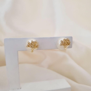 Brinco arvore da vida zirconias com perola