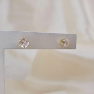 Brinco ponto de luz zirconia 6mm