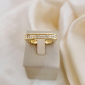 Anel aparador quadrado cravejado zirconia