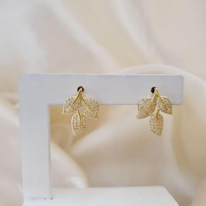 Brinco folhas cravejadas zirconia