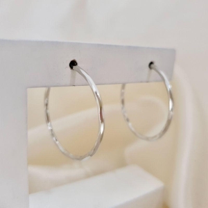 Brinco ródio argola diamantada 2,8cm