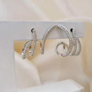 Brinco ródio ear cuff 3 ganchos cravejados zirconia
