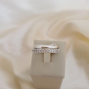 Anel duplo aparador liso e cravejado com zirconias