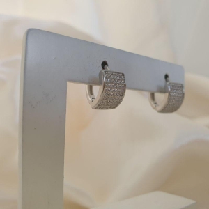 Brinco ródio argola click quadrado zirconia