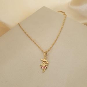 Colar pingente menina saia zirconia rosa