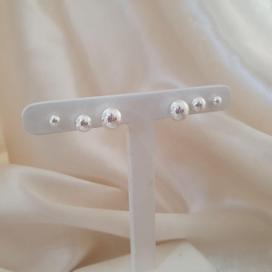 Brinco prata trio bolinhas (4mm, 6mm e 8mm)