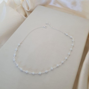 Colar prata choker bolinha branca