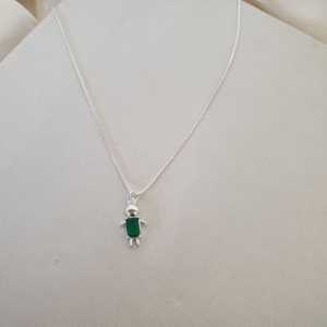 Colar prata pingente menino zirconia verde escuro