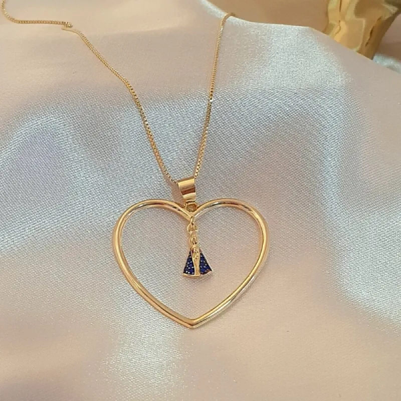 Colar com coração e pingente de Nossa Senhora