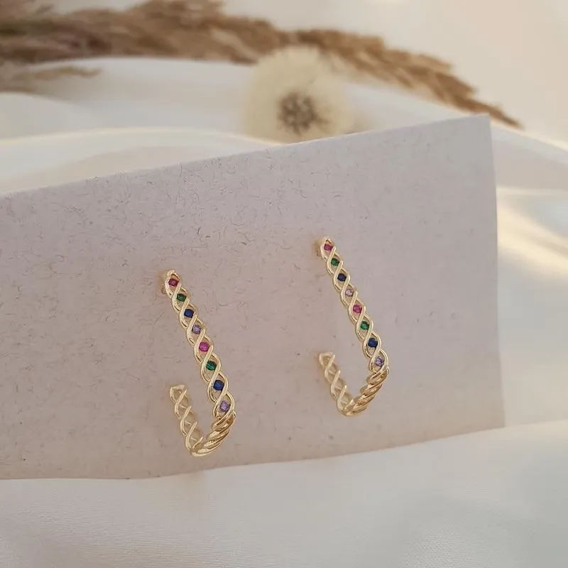 Brinco retangular com zircônias coloridas