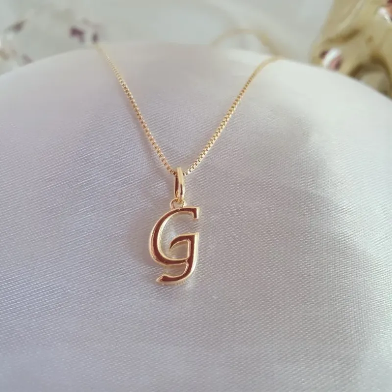 Colar com letra G