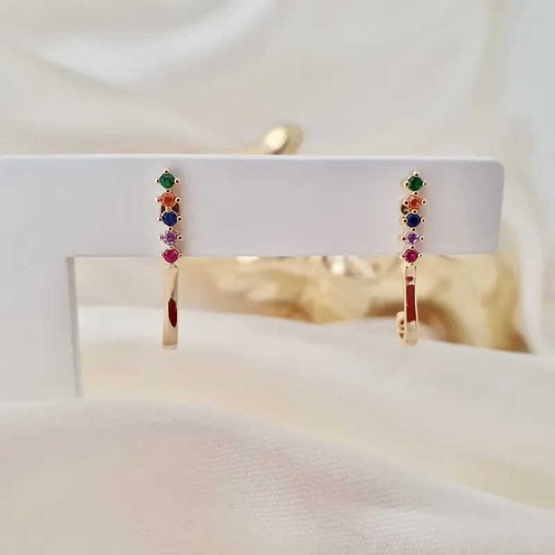Brinco ear hook com zircônias coloridas