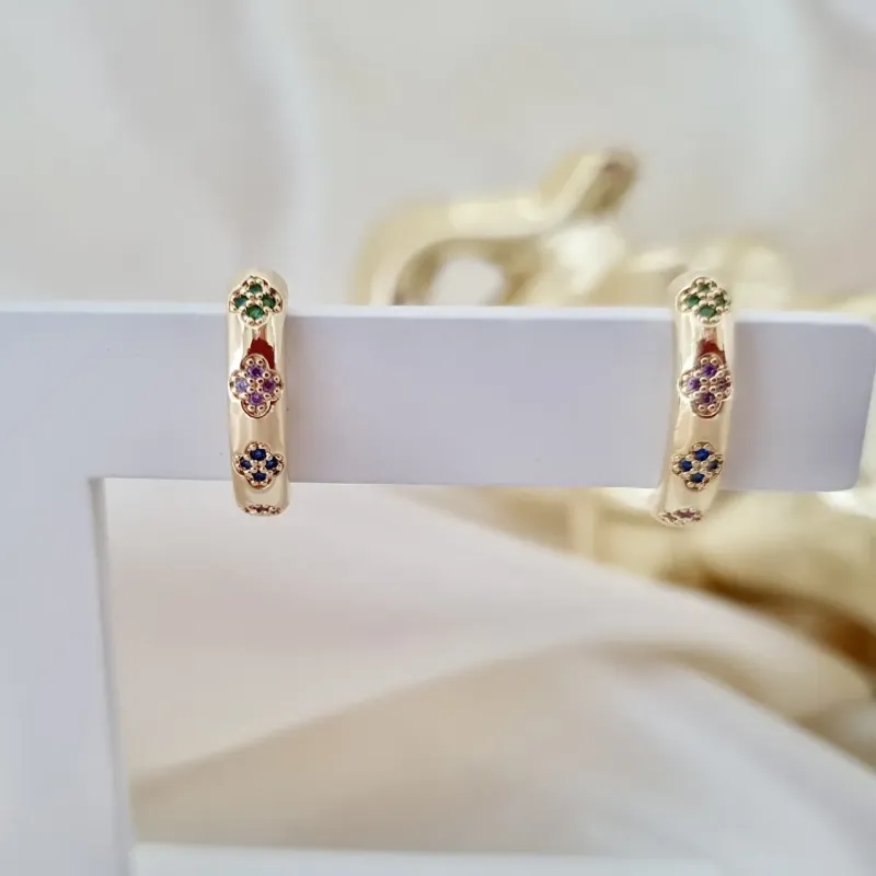 Brinco ear hook flores de zircônias coloridas