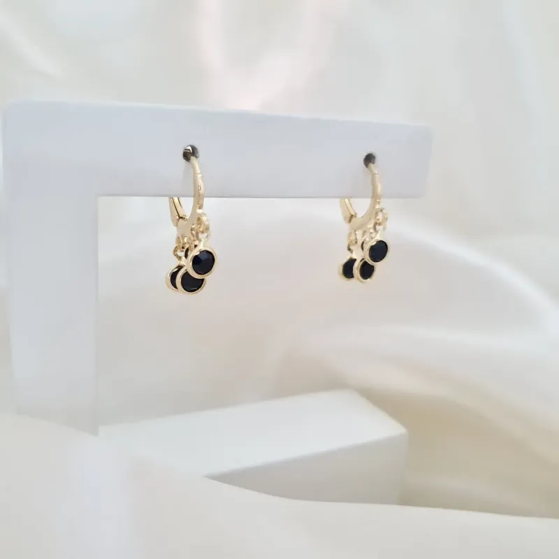 Brinco argola click com cristais pretos