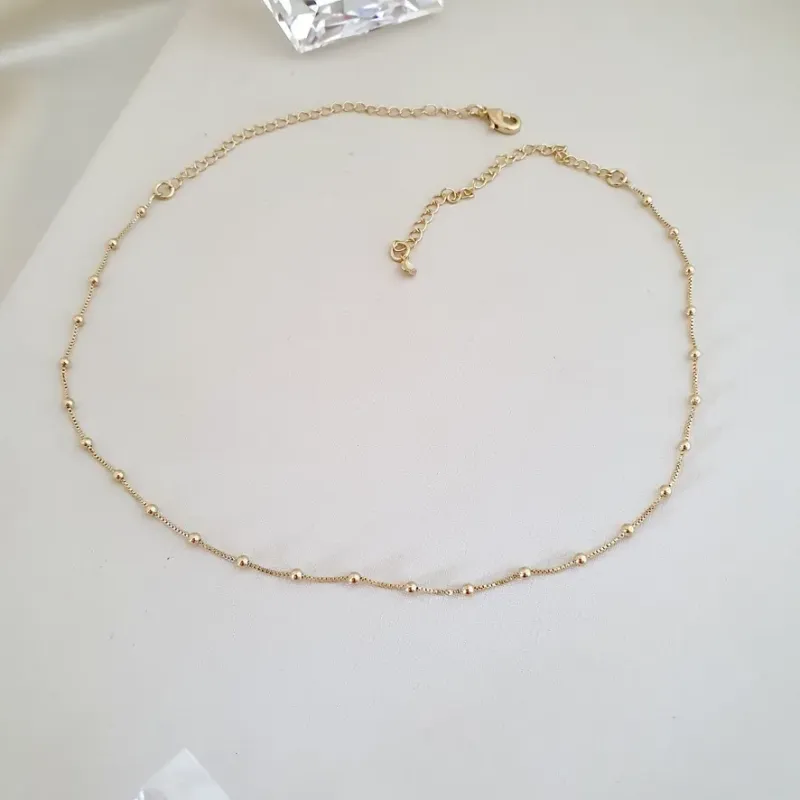 Colar choker bolinhas