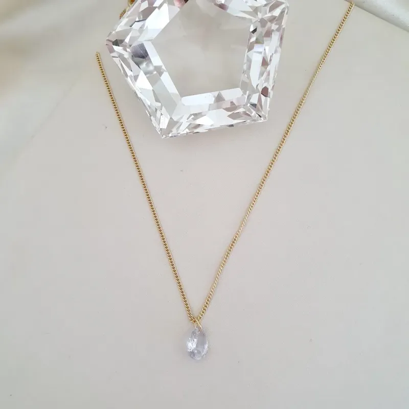 Colar gota de zircônia