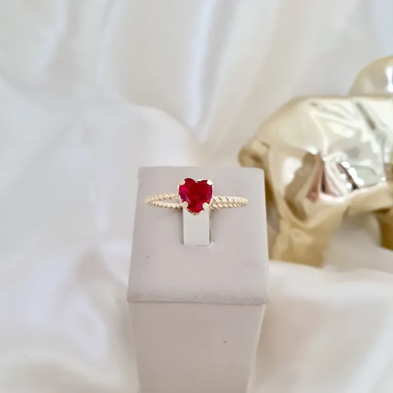 Anel coração de cristal vermelho