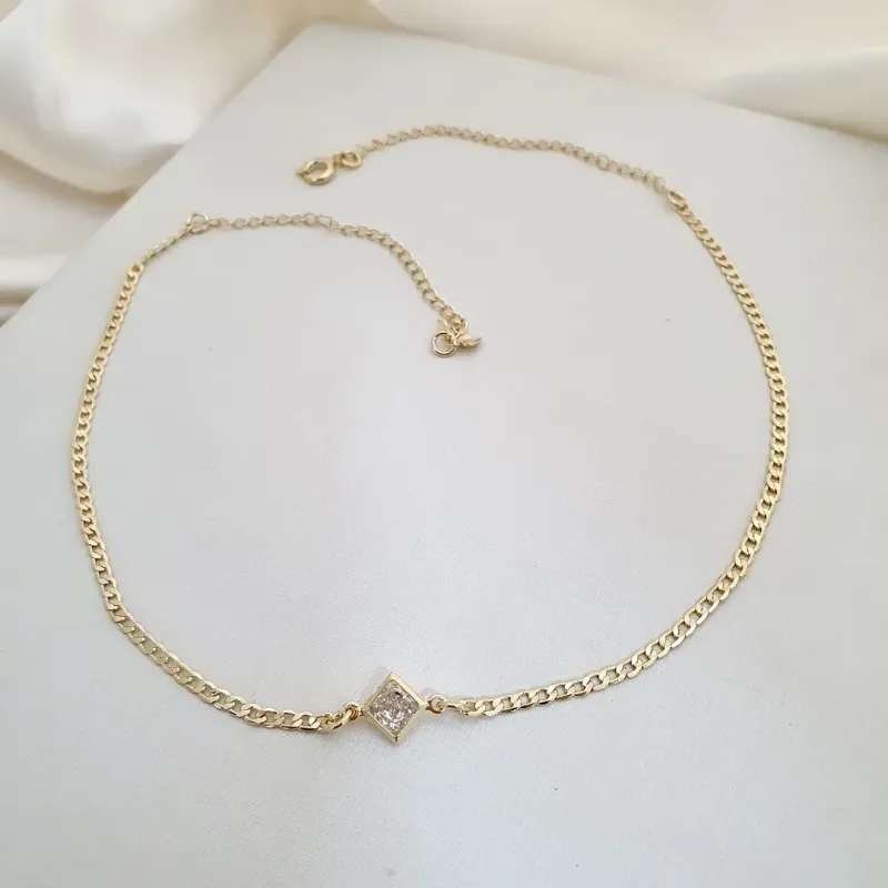 Colar choker elo grumet e ponto de luz losângo zircônia