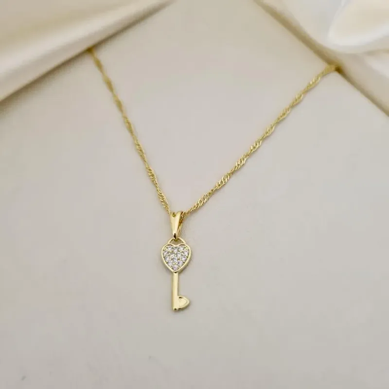 Colar chave coracao cravejada zirconia