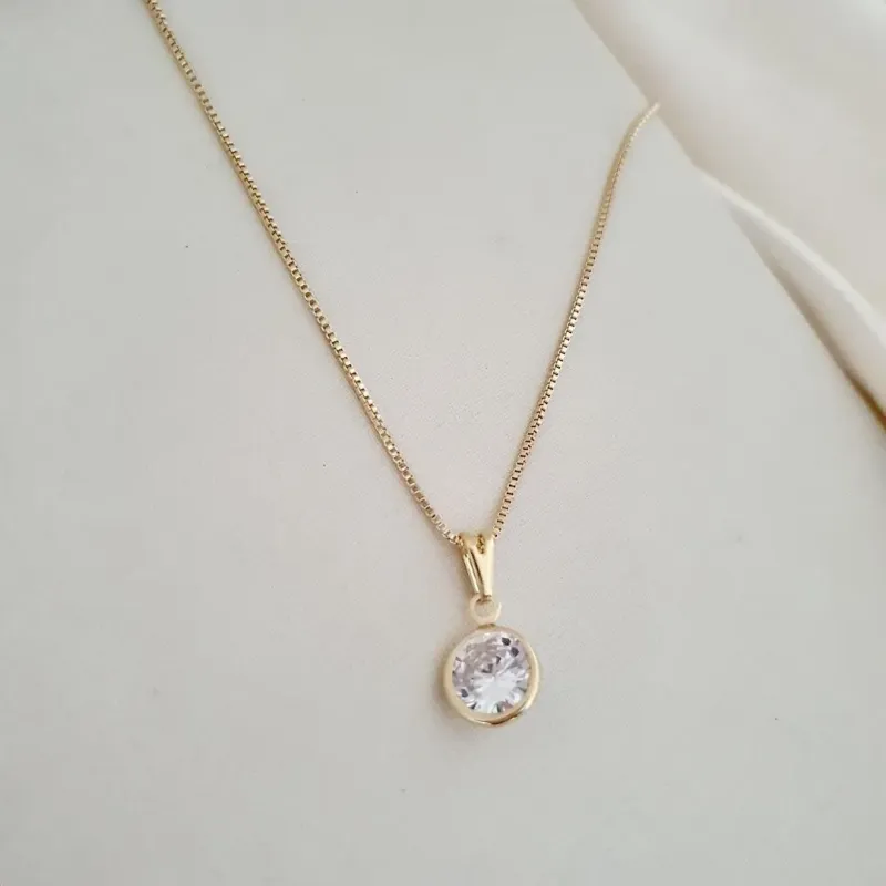 Colar ponto de luz zirconia redonda contorno dourado