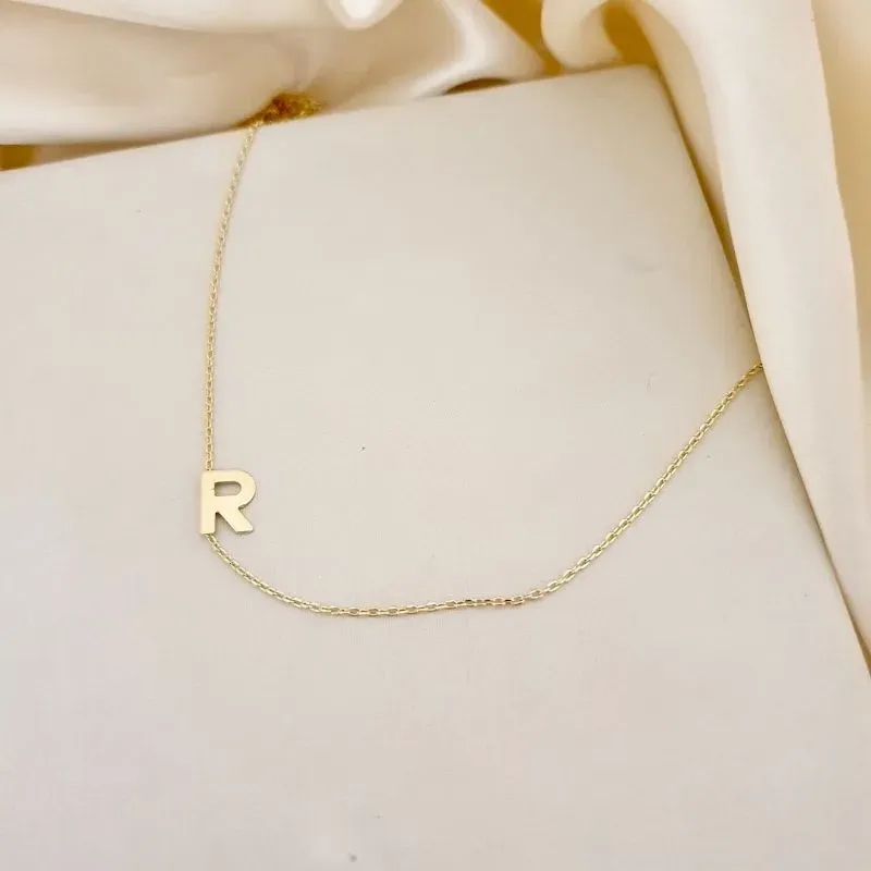 Colar letra R