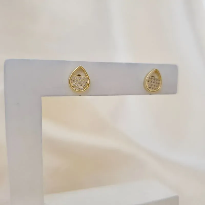 Brinco gota cravejada zirconia