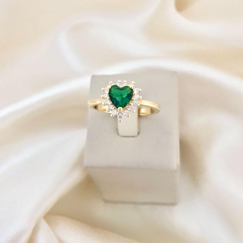 Anel coração zirconia verde escuro cravejado contorno