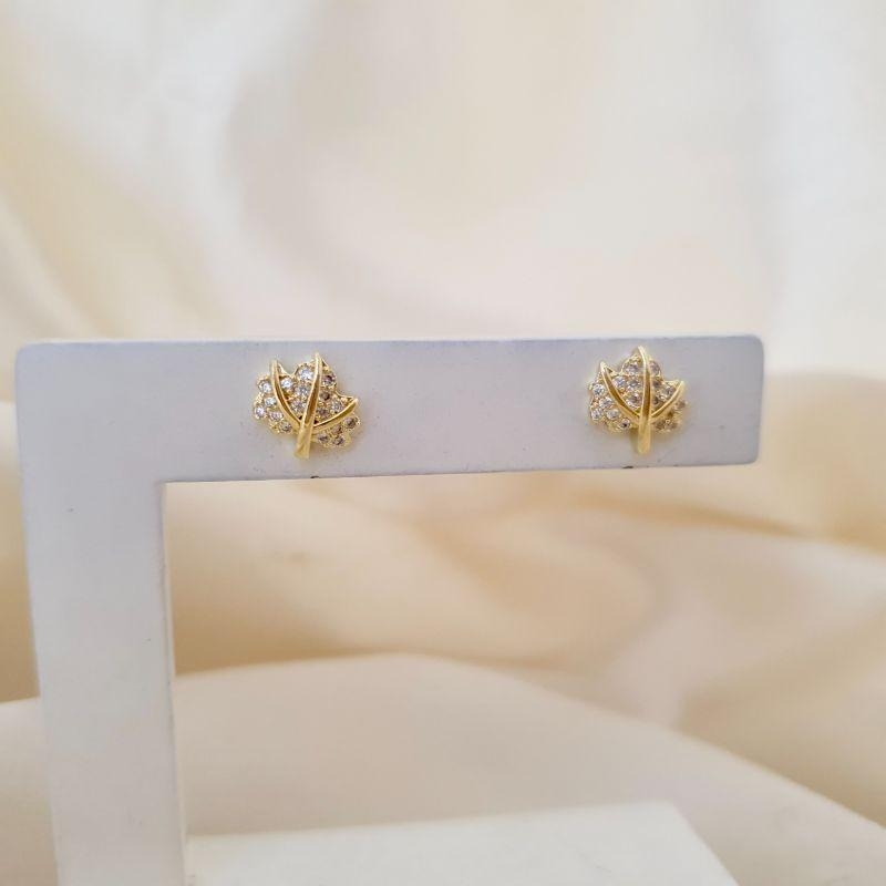 Brinco folha com zirconias