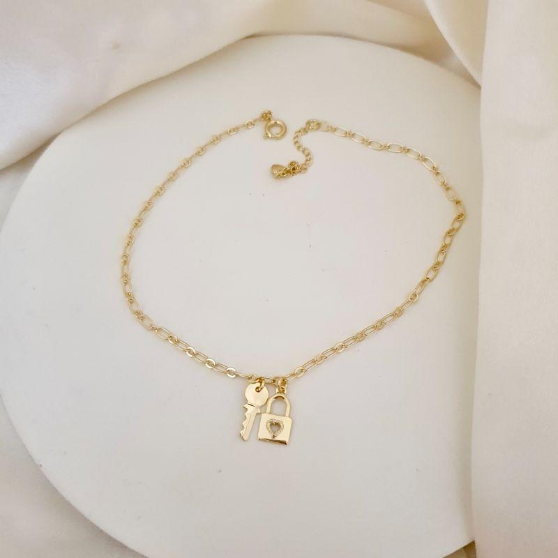 Tornozeleira pingentes cadeado e chave