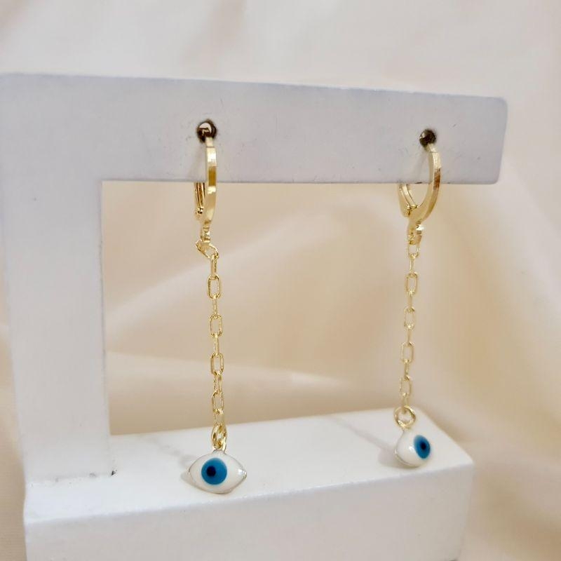 Brinco argola com pingente corrente olho grego