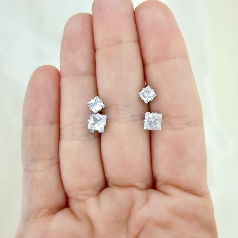 Brinco inox dupla zirconia quadrada