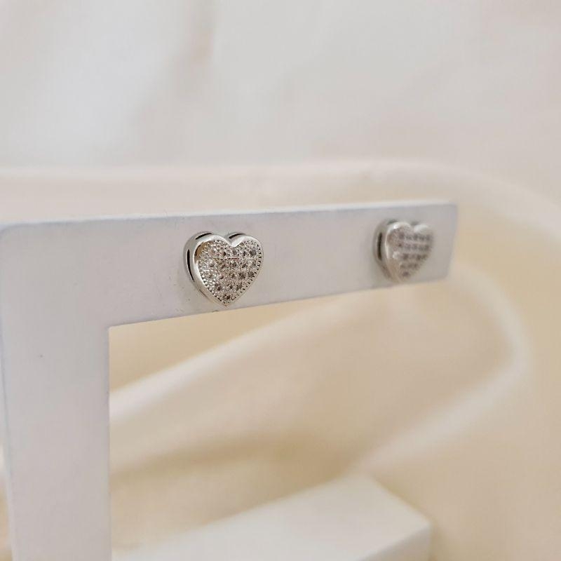 Brinco ródio coração cravejado zirconia
