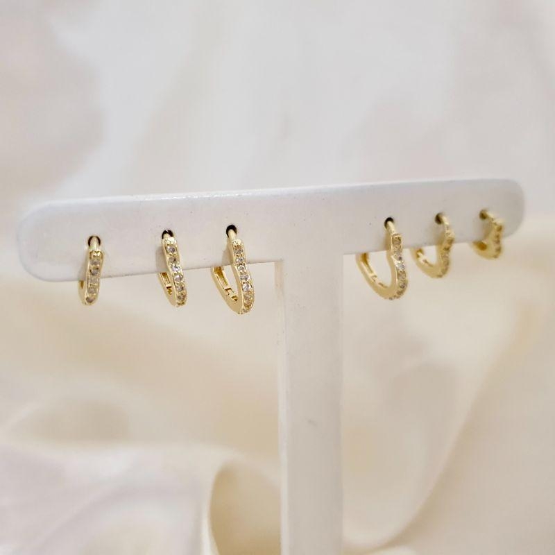 Brinco trio argola formato coração com zirconias