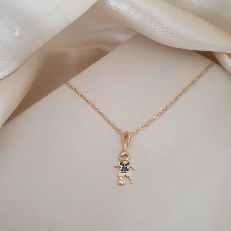 Colar pingente menino roupa zirconias azuis
