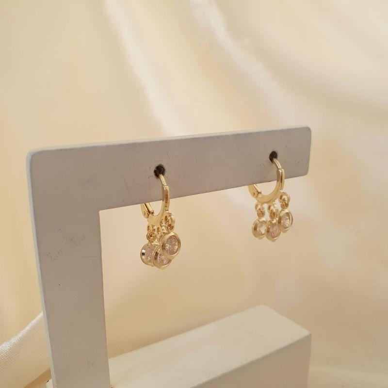 Brinco argola com pingetes 3 pontos de luz zirconia