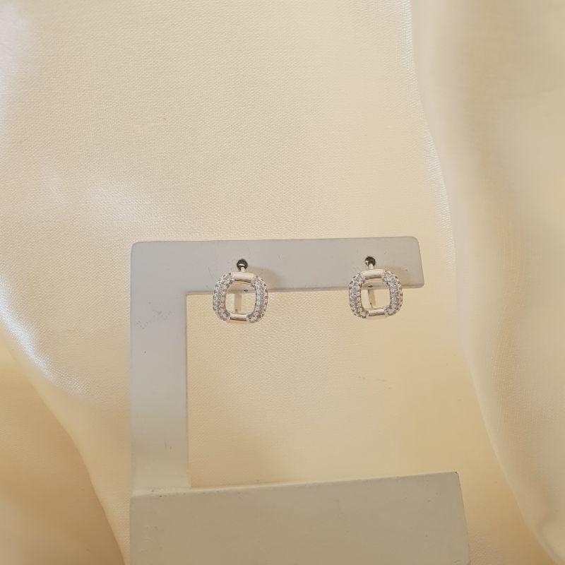 Brinco prata argola click quadrado cravejado zirconia