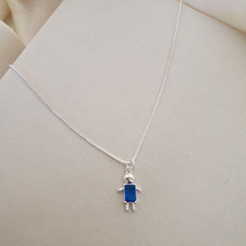 Colar prata pingente menino zirconia azul escuro