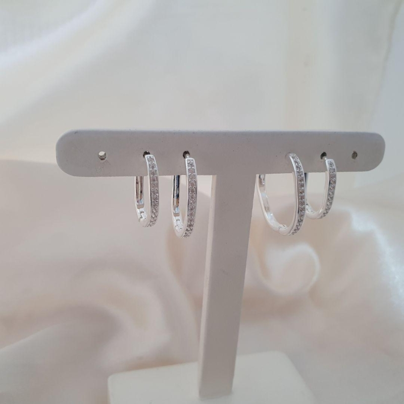 Brinco prata dupla argola click oval cravejada zirconia