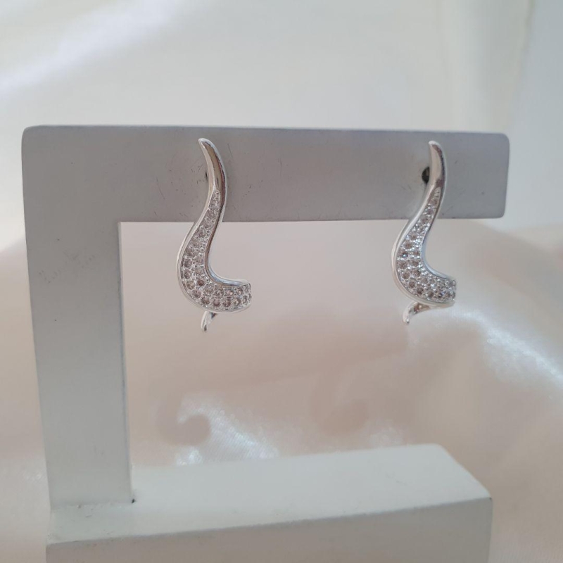 Brinco prata onda, curva cravejado zirconia